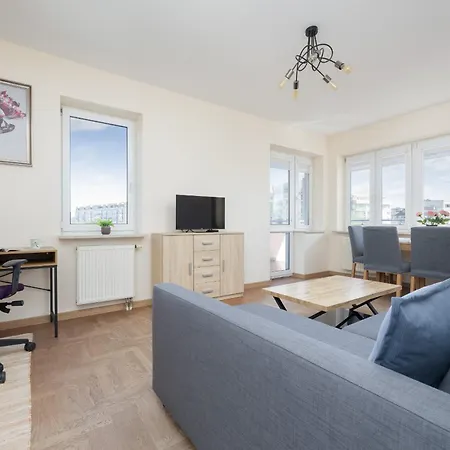 Spacious 120 M From The Metro Station By Renters Warszawa