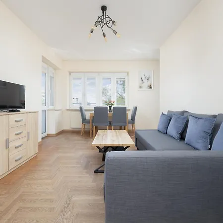 Spacious 120 M From The Metro Station By Renters * Warszawa