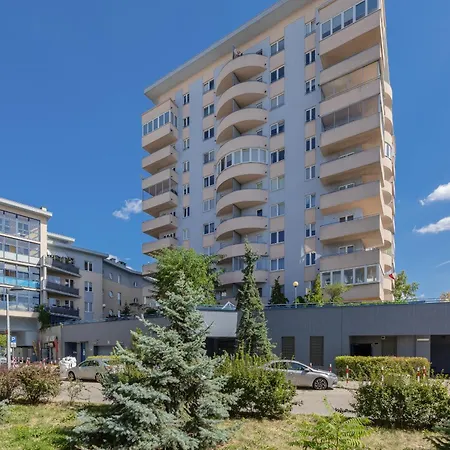 Spacious 120 M From The Metro Station By Renters * Warszawa