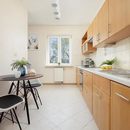 Daire Spacious 120 M From The Metro Station By Renters *